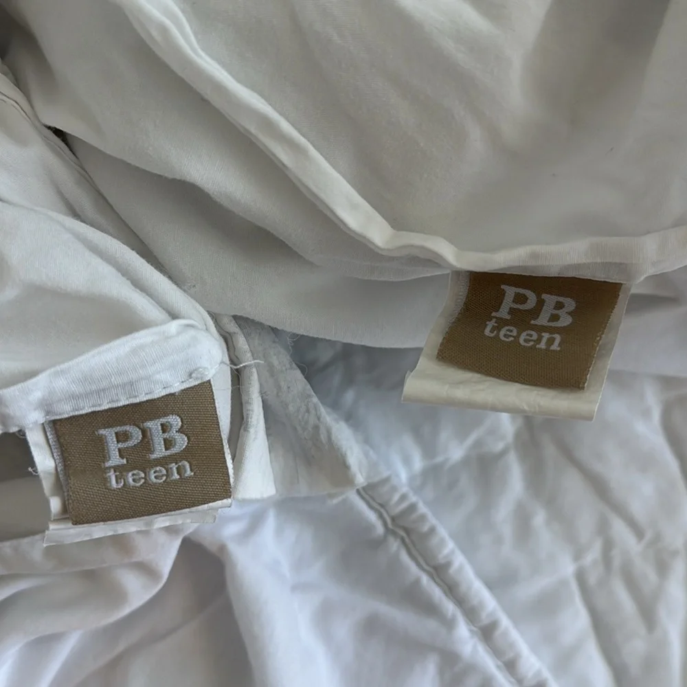 Pottery Barn Teen White Ruched Quilted Standard Pillow Shams